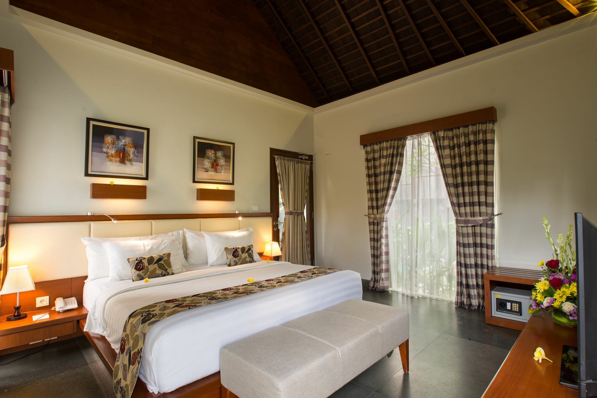 Villa The Astari And